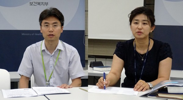   Shin Hyun-doo Medical Policy Officer (left) and Kim Jung-yeon Policy Practice Officer 